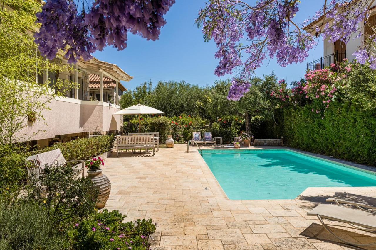 Tria Luxury Residences Stoupa Exterior photo