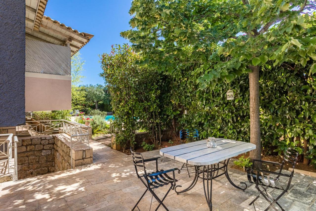 Tria Luxury Residences Stoupa Exterior photo