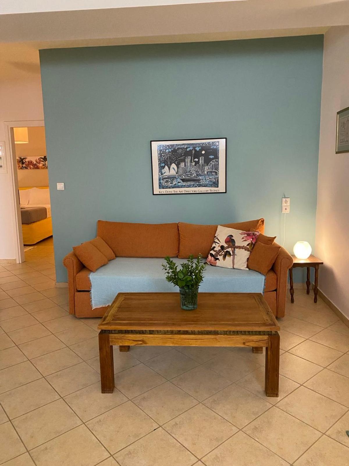 Tria Luxury Residences Stoupa Exterior photo
